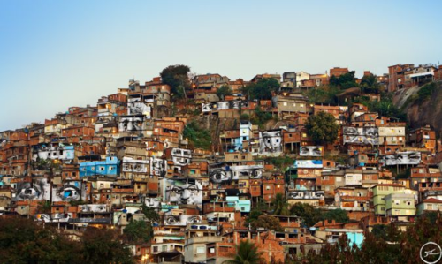 28_millimetres_-_women_are_heroes_action_dans_la_favela_morro_da_providencia_favela_de_jour_rio_de_janeiro_bresil_2008